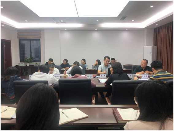 加強學習，深入開展調(diào)查研究，全面增強擔保本領(lǐng)——市擔保公司黨支部書記上黨課